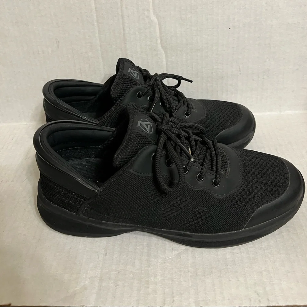 MEN'S ZEBA HANDS-FREE TENNIS SHOES